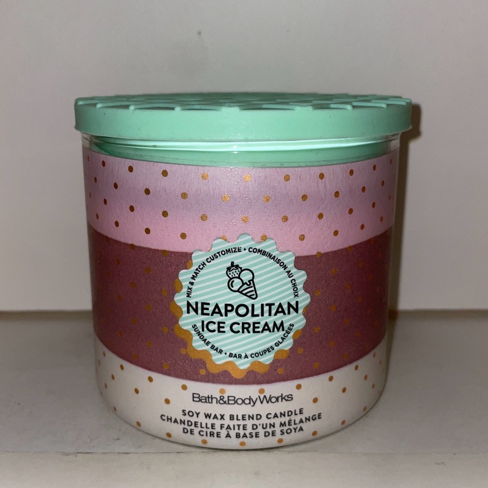 Bath & Body Works Neapolitan Ice Cream Scented Candle 3 Wick Silicone Lid New